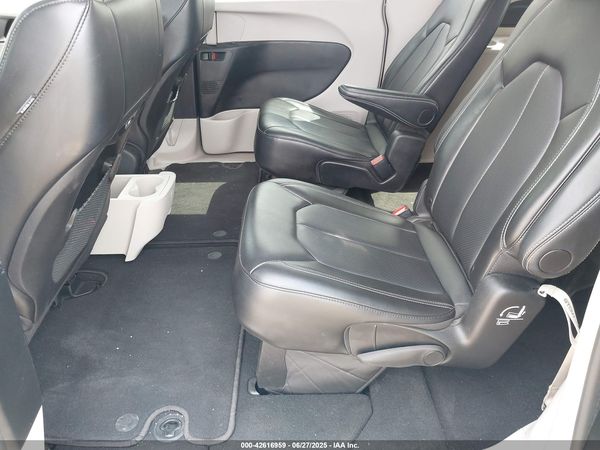2024 CHRYSLER PACIFICA TOURING L — I155