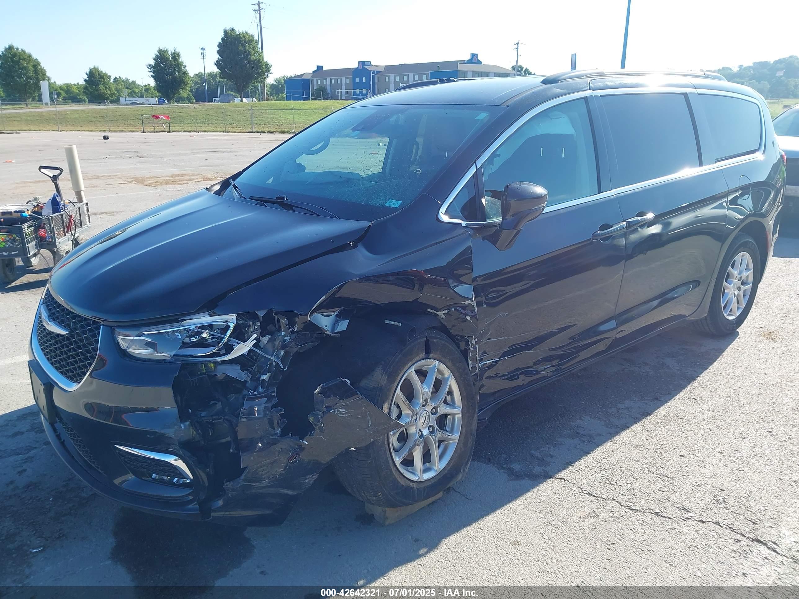 2022 CHRYSLER PACIFICA TOURING L — I2