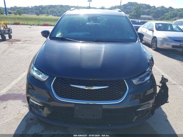 2022 CHRYSLER PACIFICA TOURING L — I115