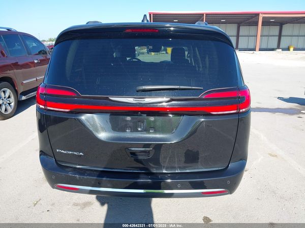 2022 CHRYSLER PACIFICA TOURING L — I119