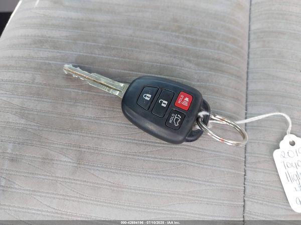 2019 TOYOTA HIGHLANDER LE PLUS