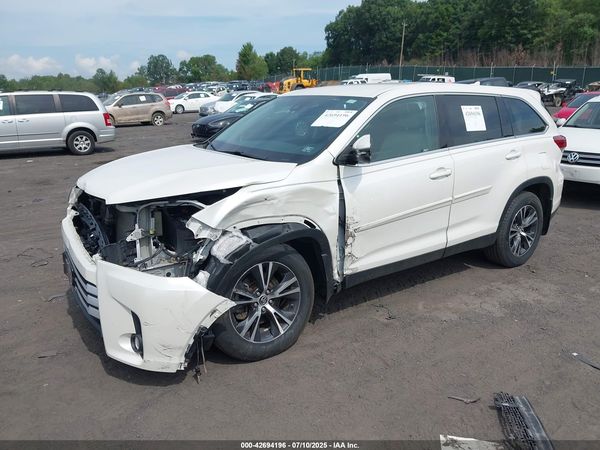 2019 TOYOTA HIGHLANDER LE PLUS