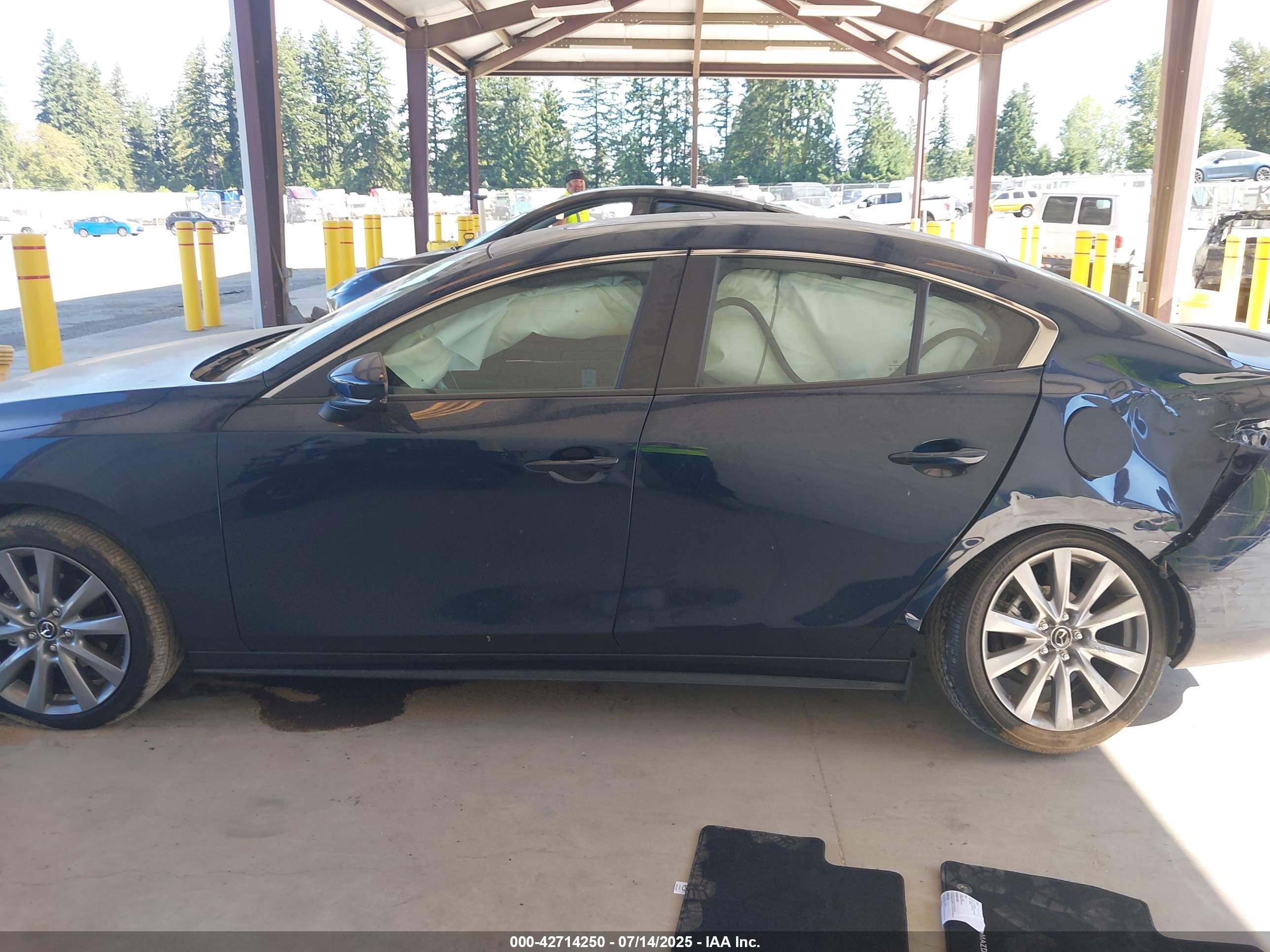 2022 MAZDA MAZDA3 PREFERRED