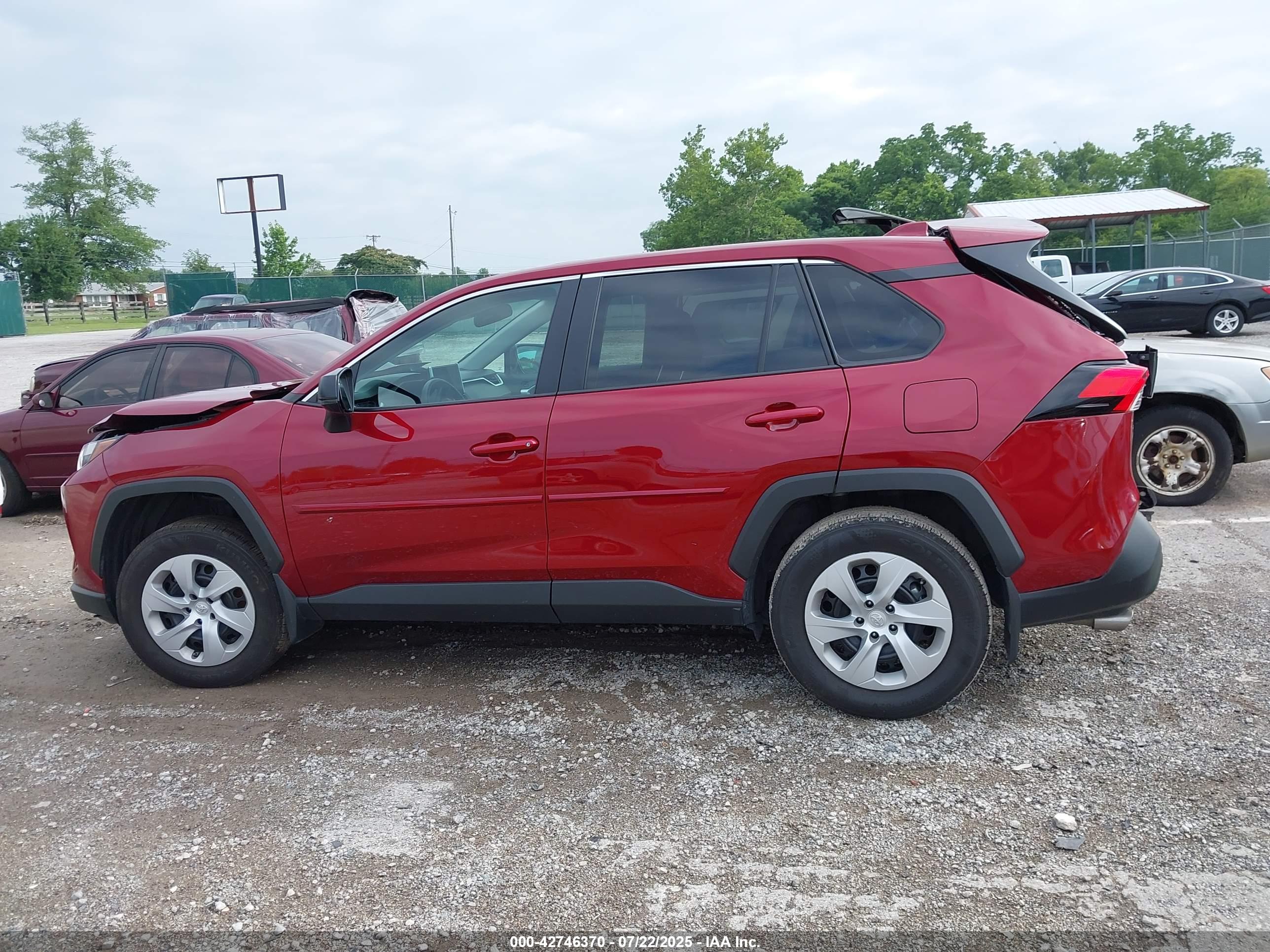 2024 TOYOTA RAV4 LE