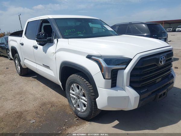 2023 TOYOTA TUNDRA SR5