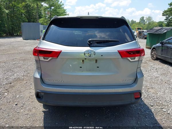 2018 TOYOTA HIGHLANDER LE PLUS