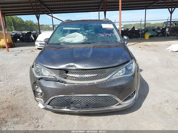 2020 CHRYSLER PACIFICA TOURING L — I115