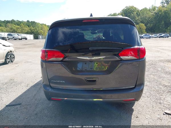2020 CHRYSLER PACIFICA TOURING L — I119