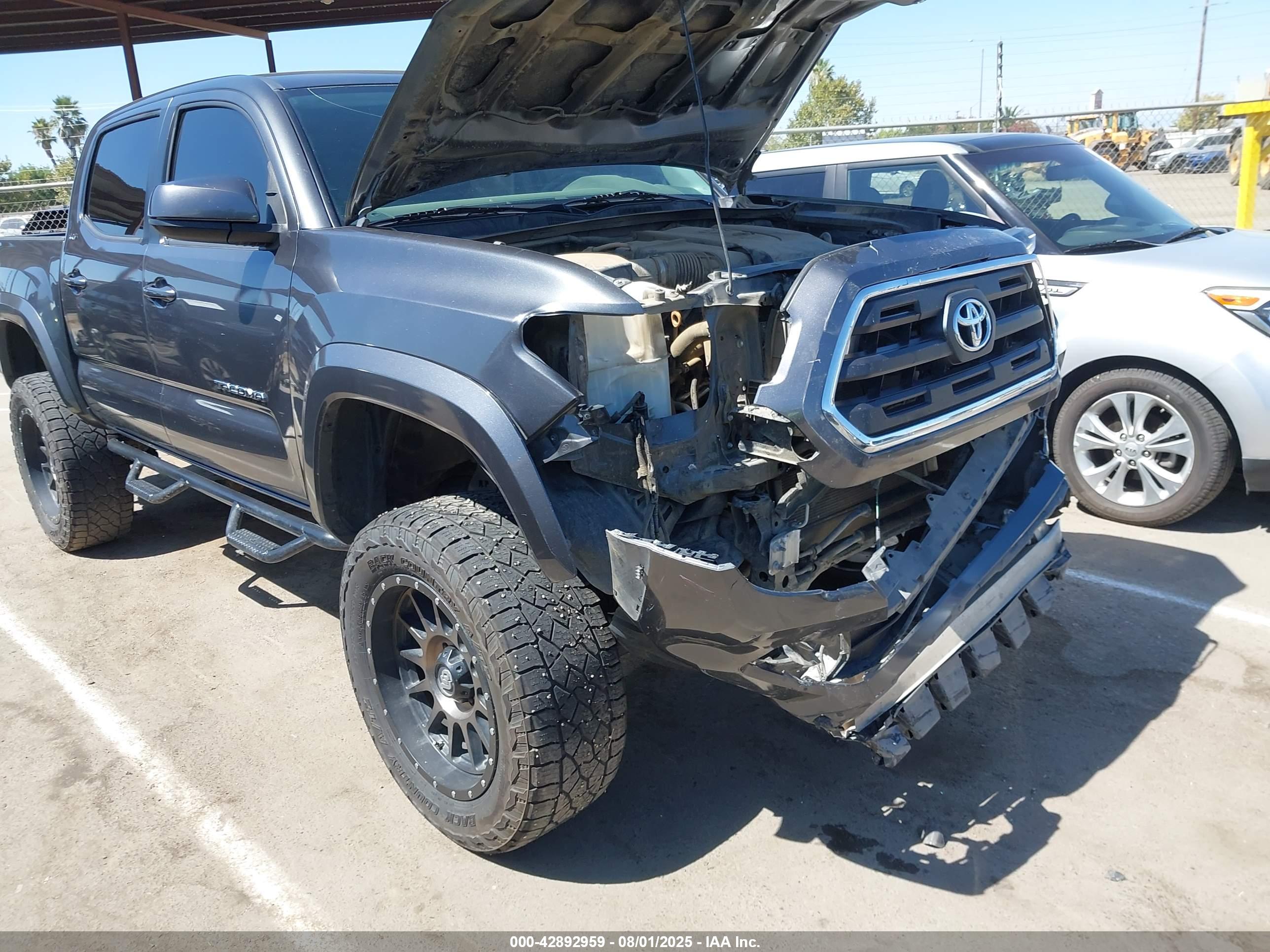 2017 TOYOTA TACOMA SR5 V6