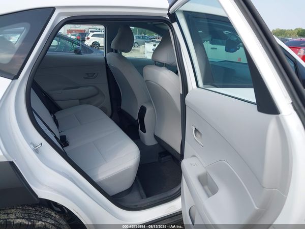 2025 HYUNDAI KONA SE