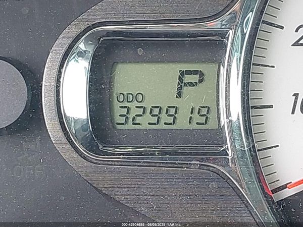 2013 TOYOTA SIENNA SE 8 PASSENGER