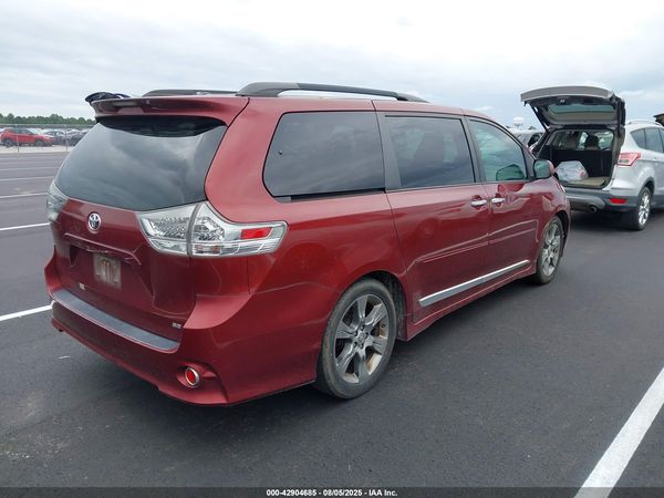 2013 TOYOTA SIENNA SE 8 PASSENGER