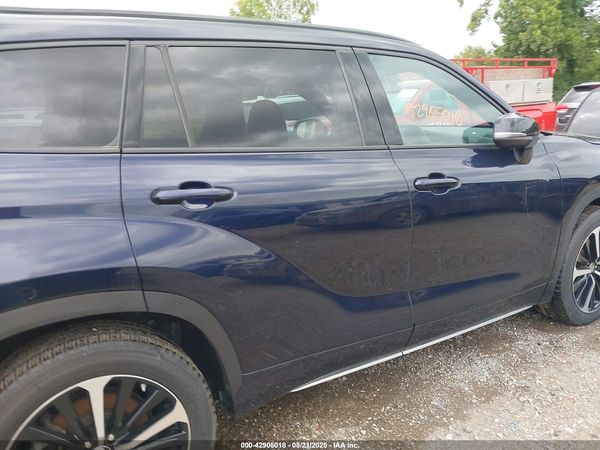 2021 TOYOTA HIGHLANDER XSE