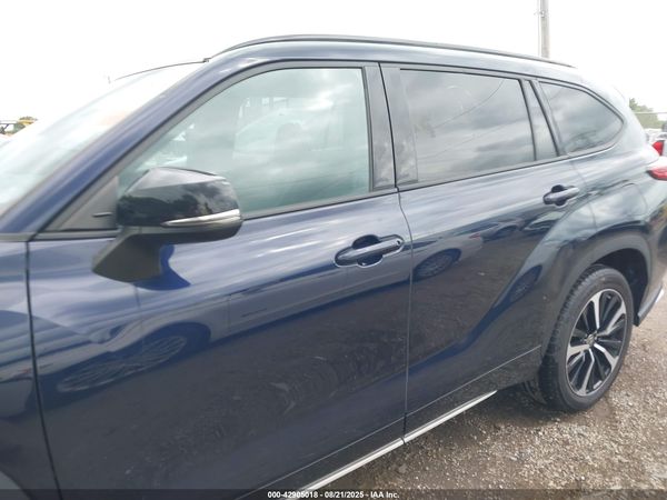 2021 TOYOTA HIGHLANDER XSE