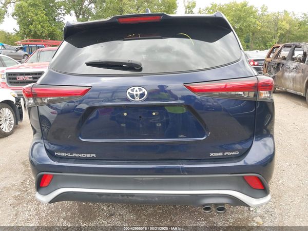2021 TOYOTA HIGHLANDER XSE