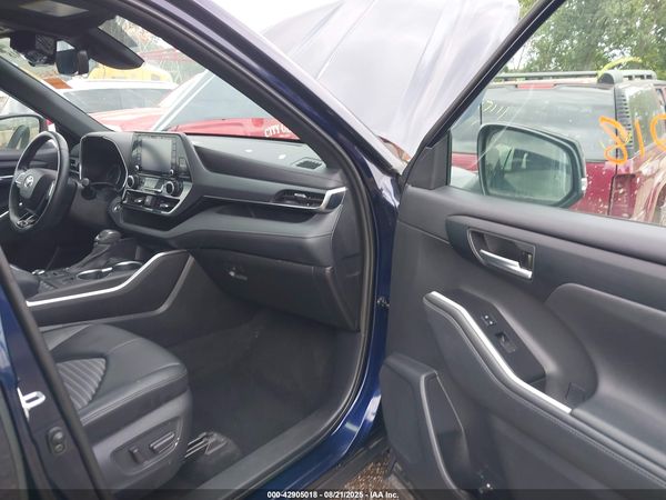 2021 TOYOTA HIGHLANDER XSE