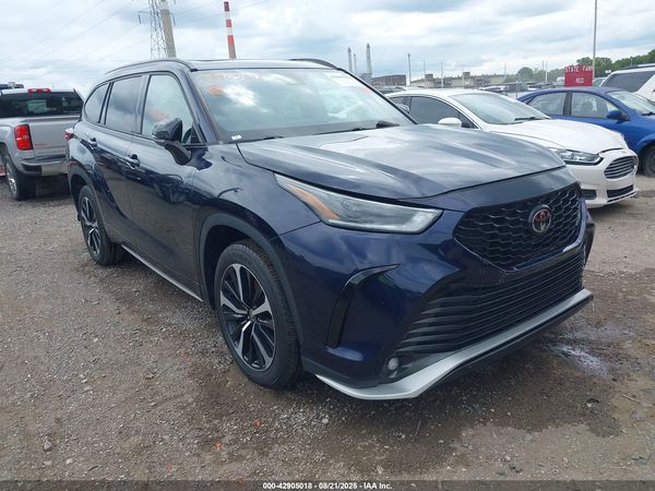 2021 TOYOTA HIGHLANDER XSE