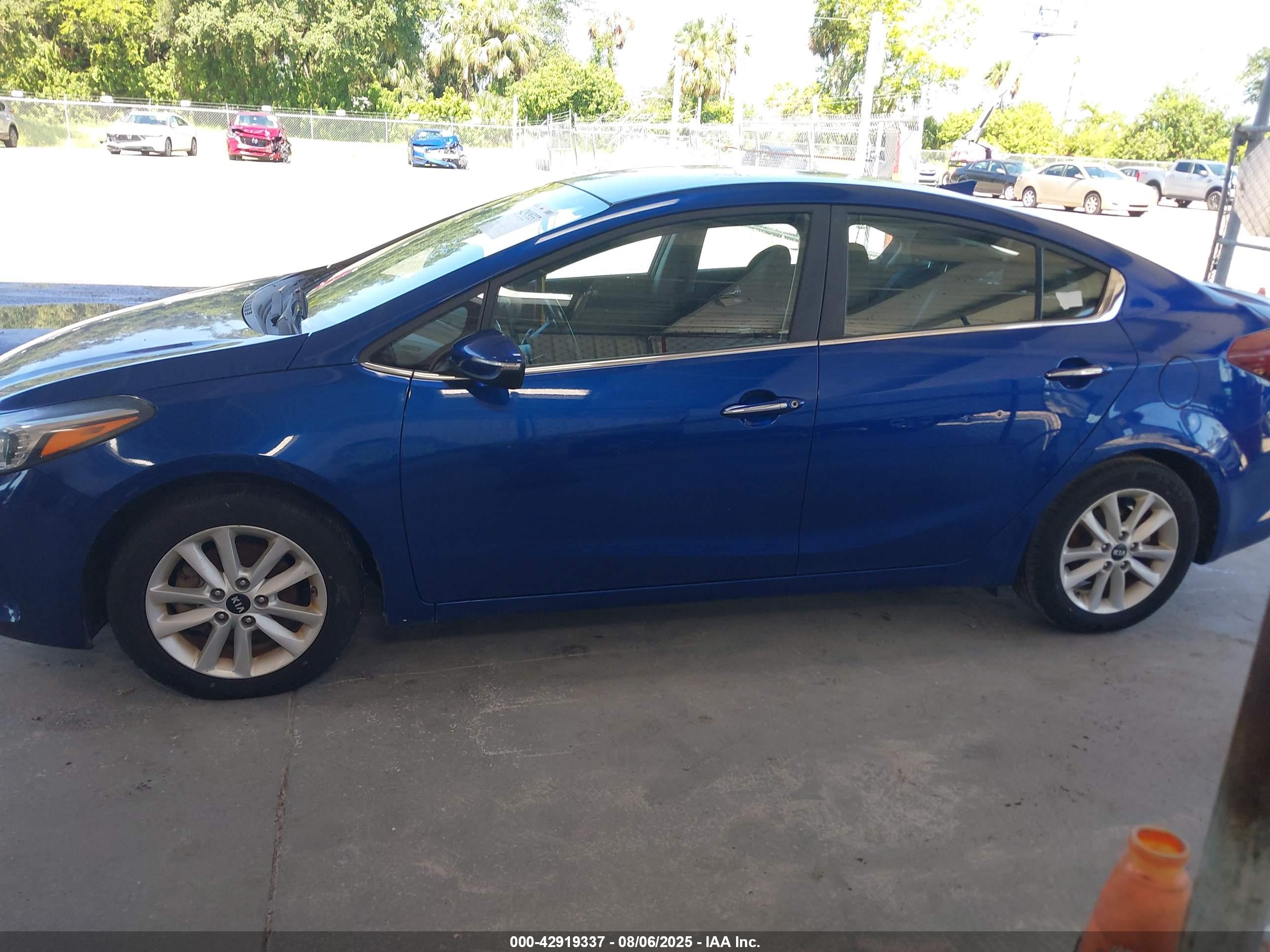 2017 KIA FORTE S