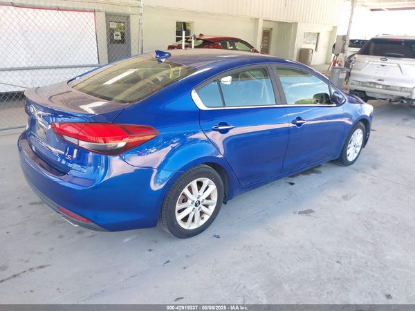 2017 KIA FORTE S