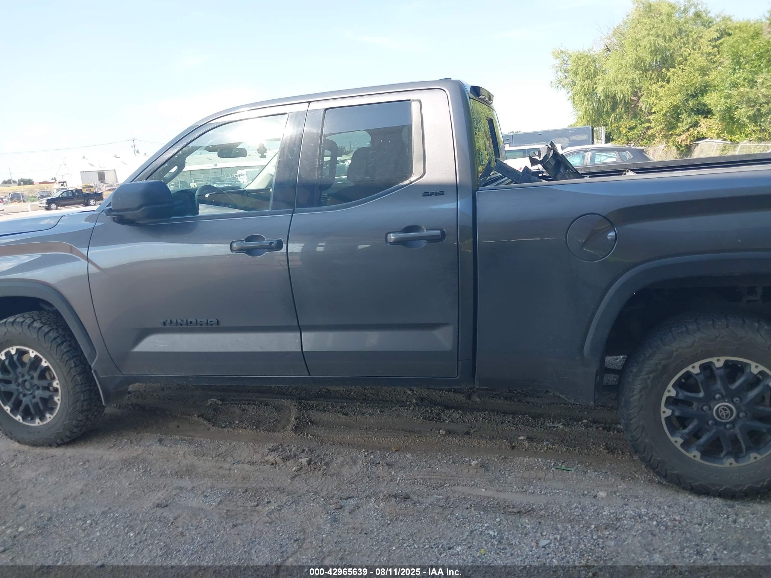 2023 TOYOTA TUNDRA SR5