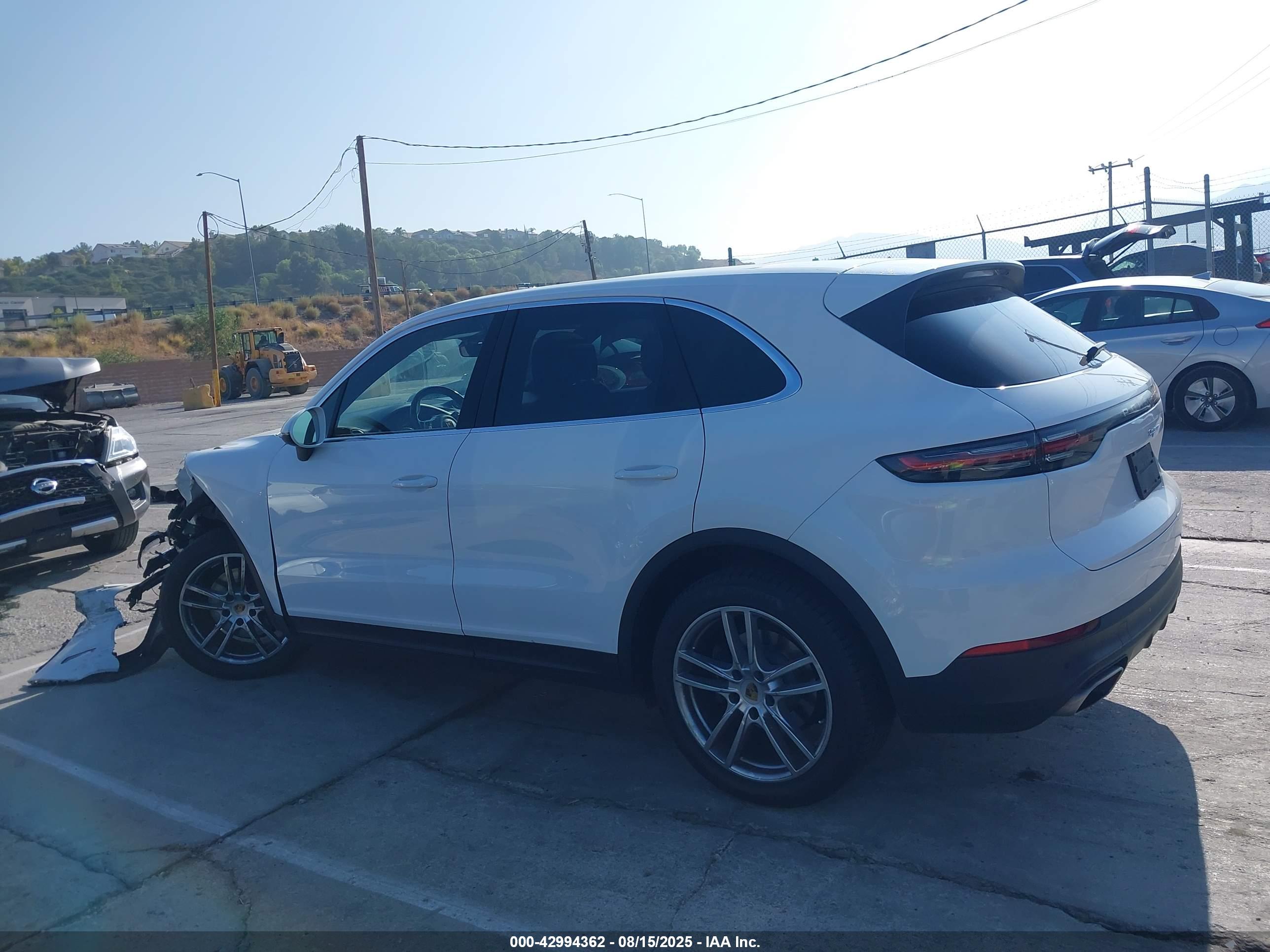 2020 PORSCHE CAYENNE