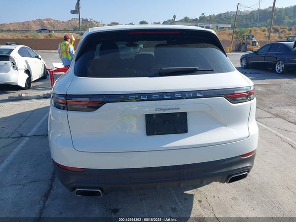 2020 PORSCHE CAYENNE