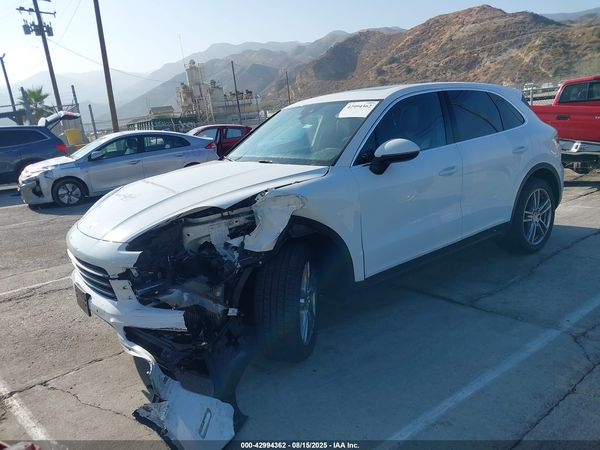 2020 PORSCHE CAYENNE