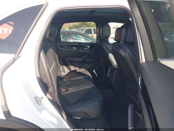 2020 PORSCHE CAYENNE