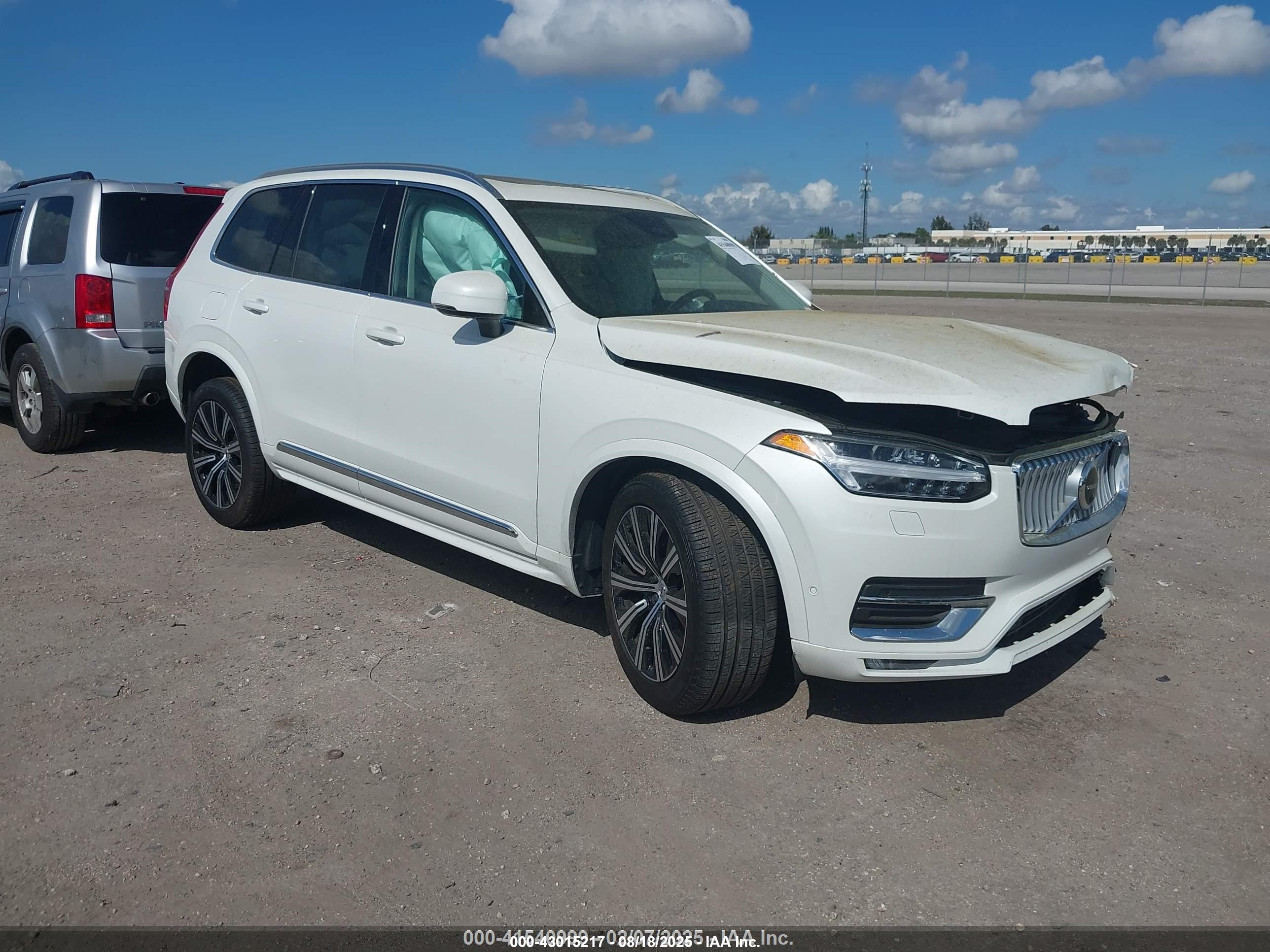 2025 VOLVO XC90 B6 PLUS 7-SEATER