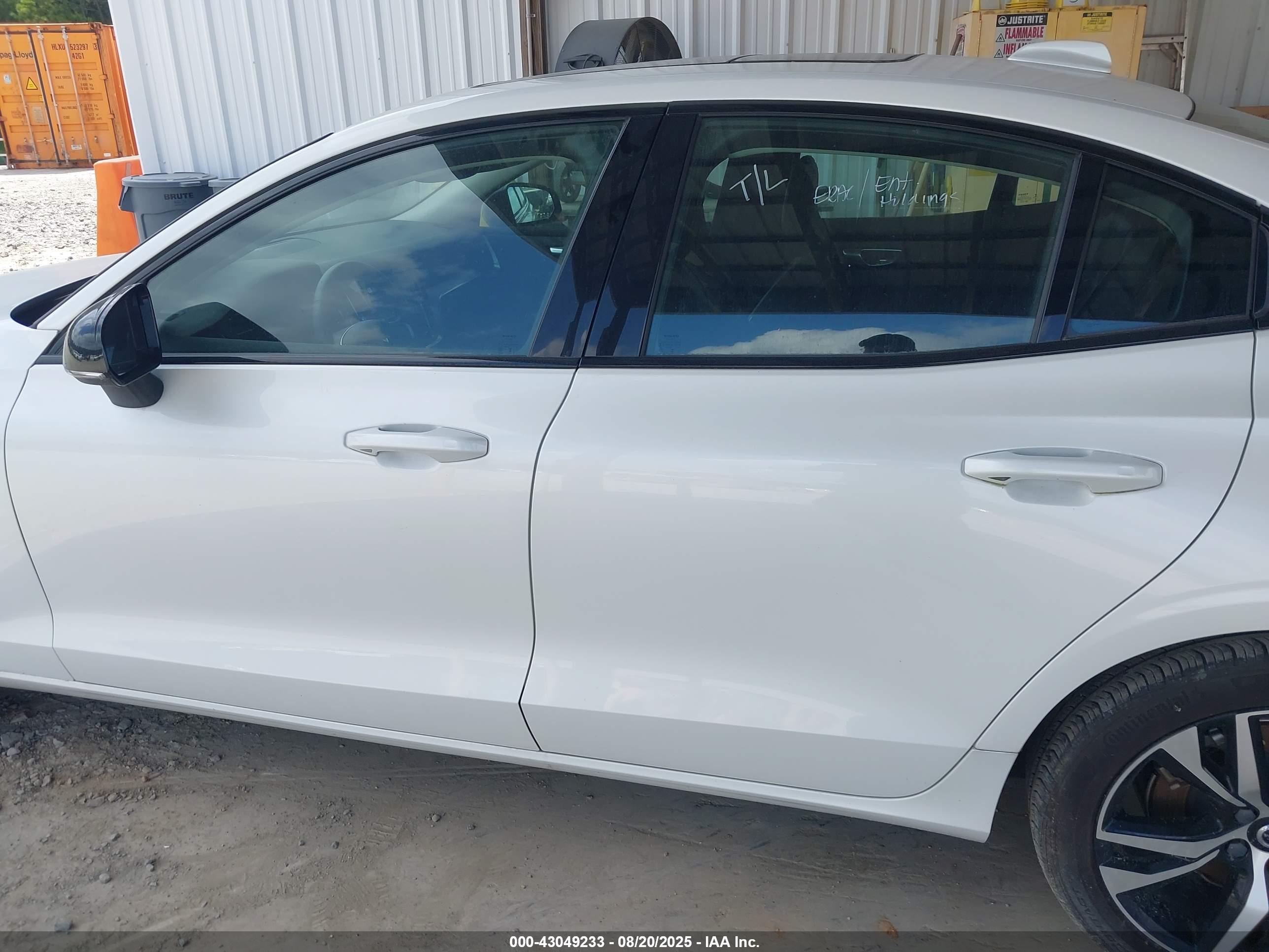 2024 VOLVO S60 B5 CORE DARK THEME