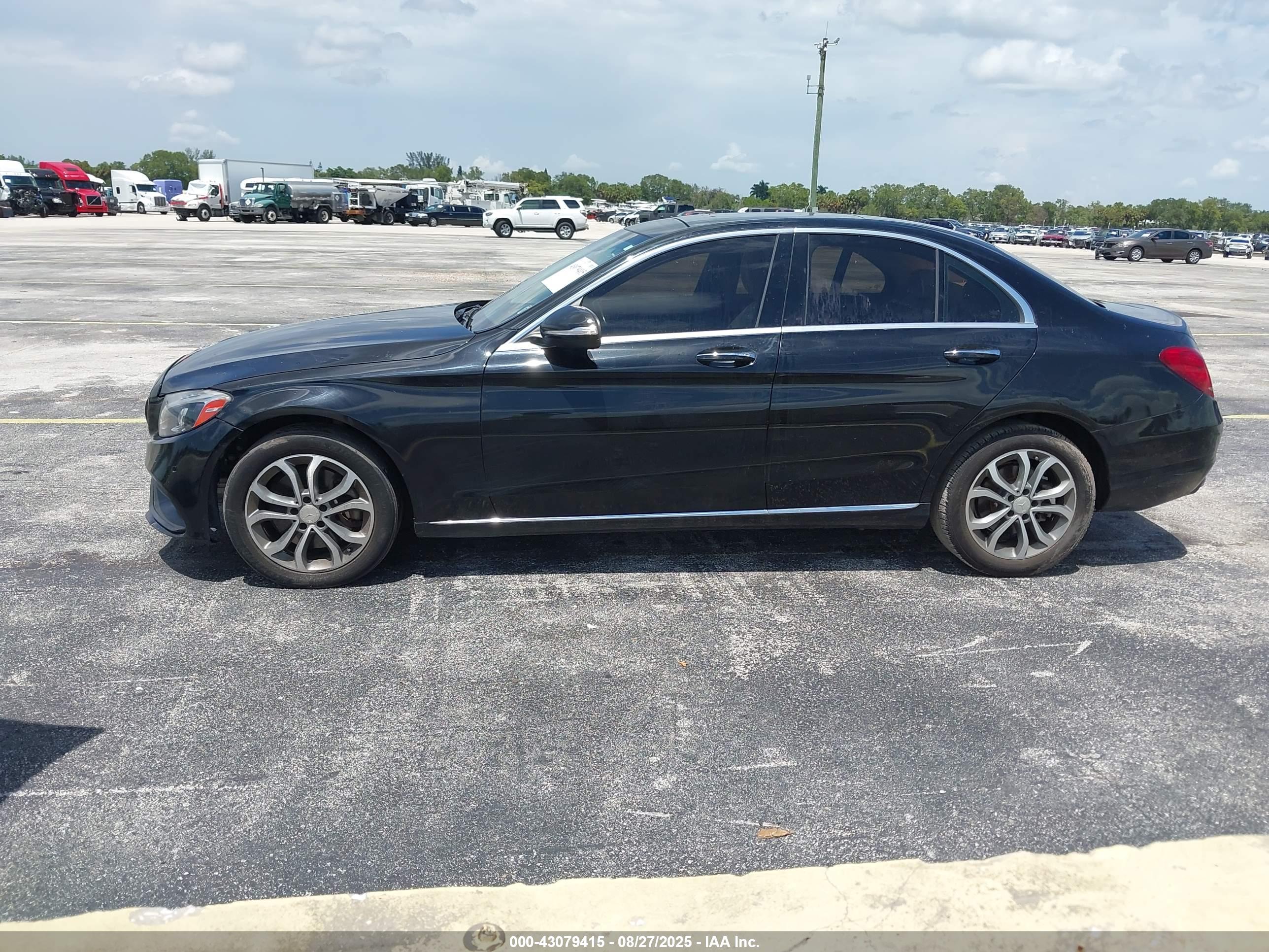 2015 MERCEDES-BENZ C 300