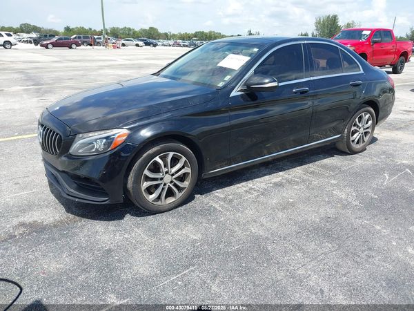 2015 MERCEDES-BENZ C 300