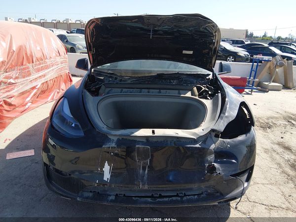 2024 TESLA MODEL Y RWD
