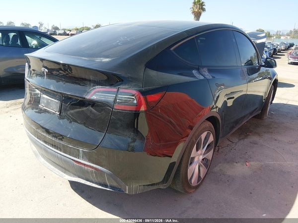 2024 TESLA MODEL Y RWD
