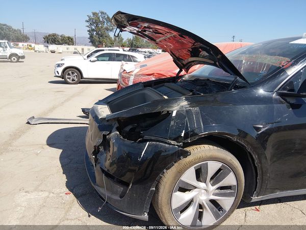 2024 TESLA MODEL Y RWD