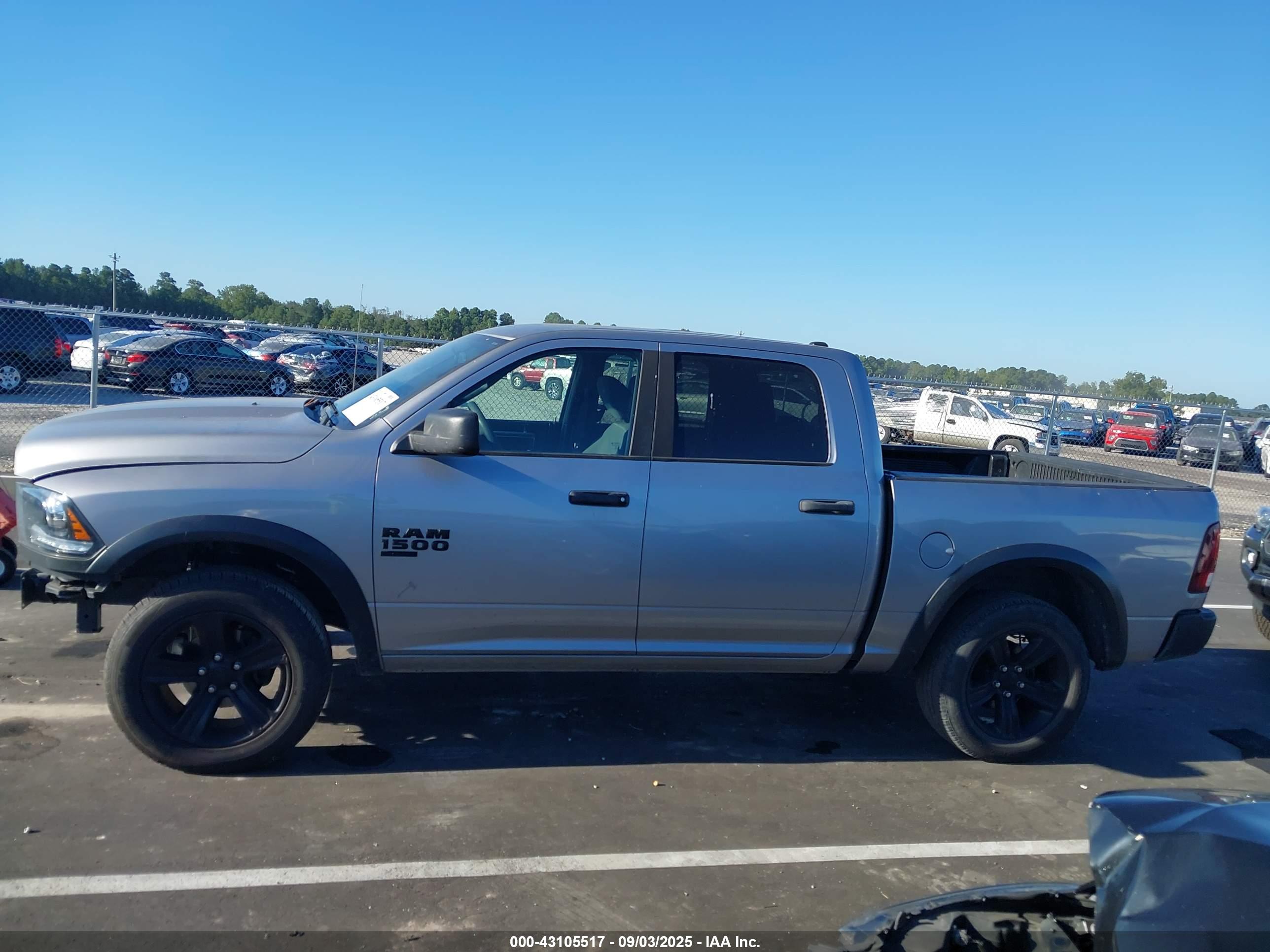 2022 RAM 1500 CLASSIC WARLOCK  4X4 5'7 BOX