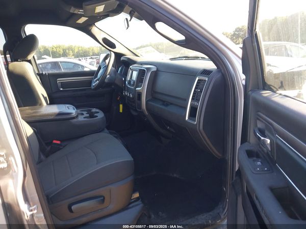 2022 RAM 1500 CLASSIC WARLOCK  4X4 5'7 BOX