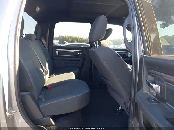 2022 RAM 1500 CLASSIC WARLOCK  4X4 5'7 BOX
