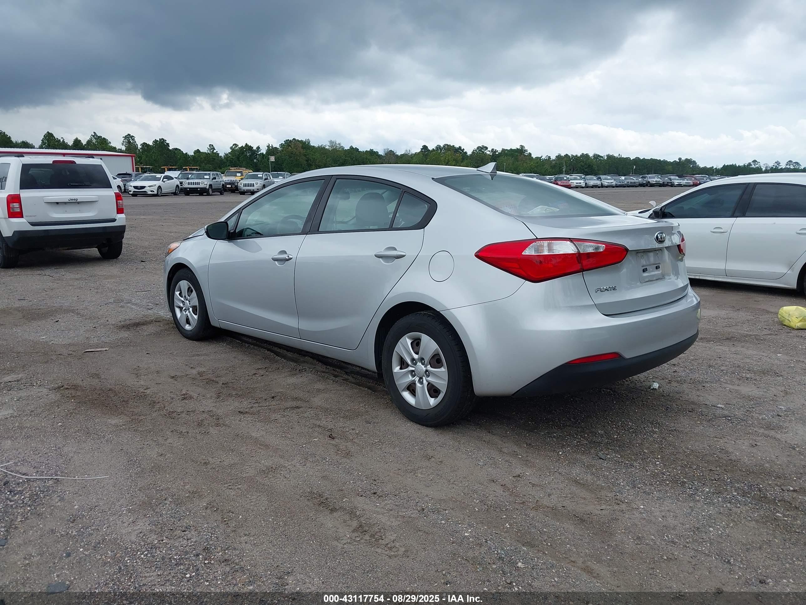2016 KIA FORTE LX