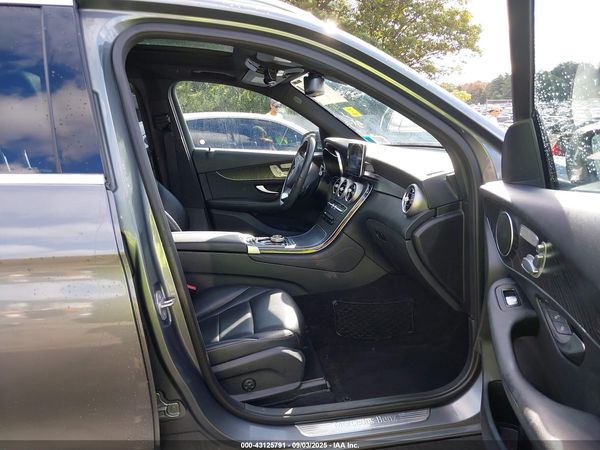 2017 MERCEDES-BENZ GLC 300 4MATIC