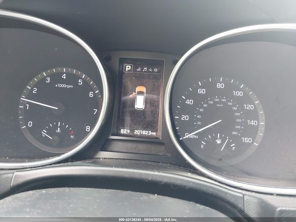 2017 HYUNDAI SANTA FE SE