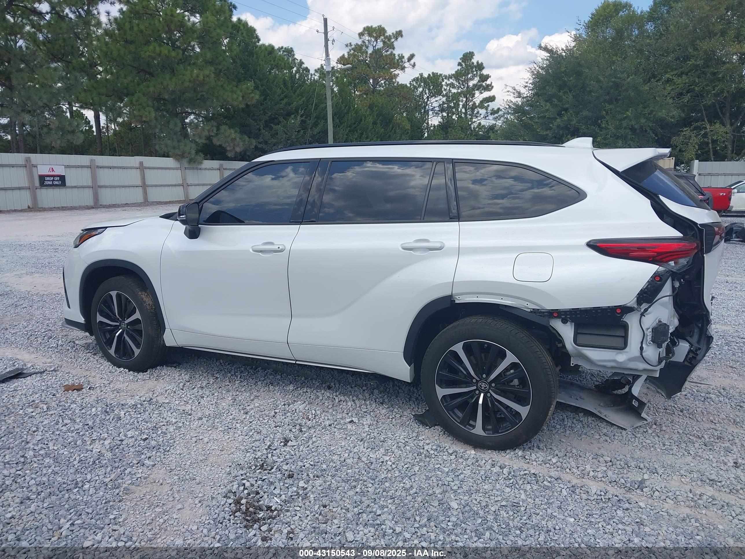 2022 TOYOTA HIGHLANDER XSE