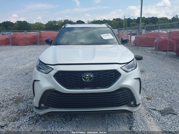 2022 TOYOTA HIGHLANDER XSE