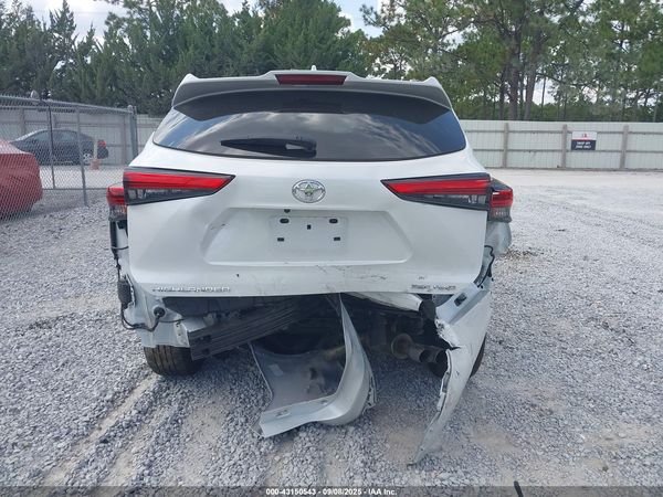 2022 TOYOTA HIGHLANDER XSE