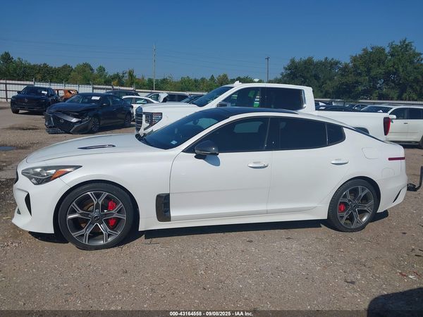 2018 KIA STINGER GT1