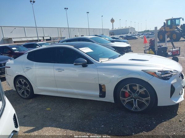 2018 KIA STINGER GT1
