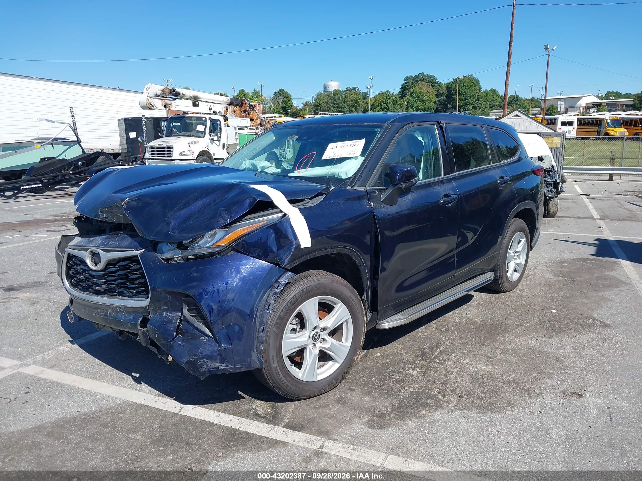 2020 TOYOTA HIGHLANDER L — I2