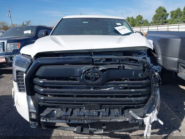 2024 TOYOTA TUNDRA SR