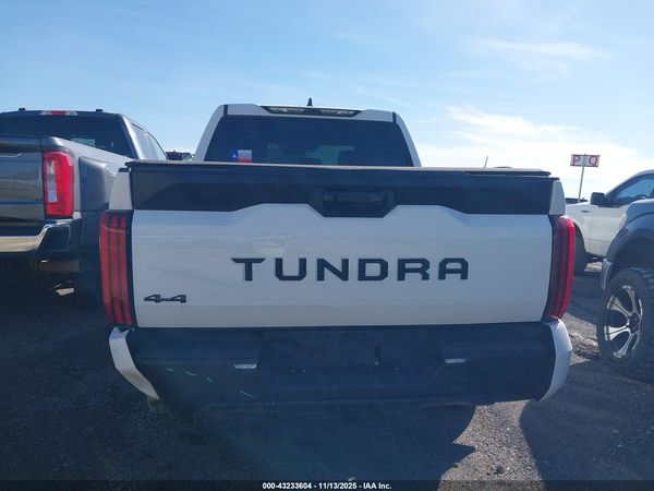 2024 TOYOTA TUNDRA SR