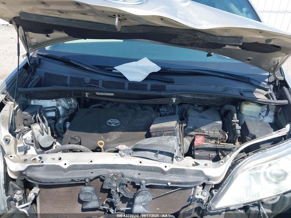 2017 TOYOTA SIENNA XLE PREMIUM 8 PASSENGER